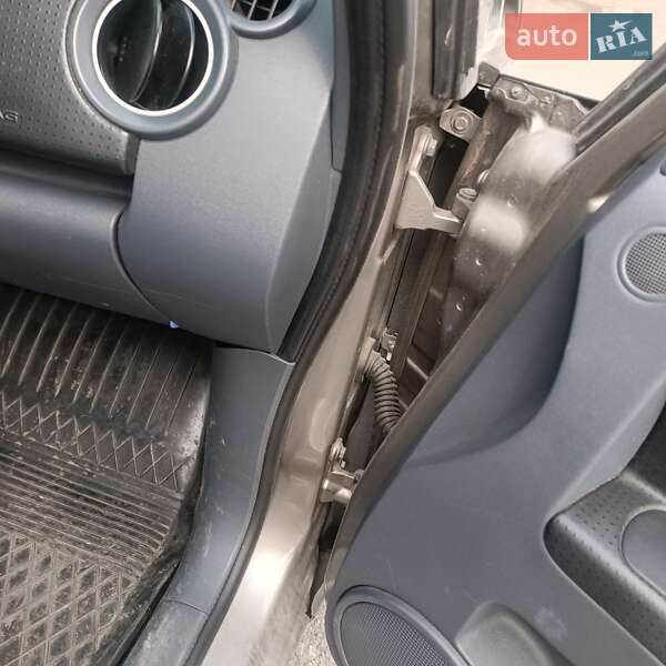 Хэтчбек Mitsubishi Colt 2007 в Черноморске