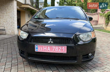 Хэтчбек Mitsubishi Colt 2010 в 
