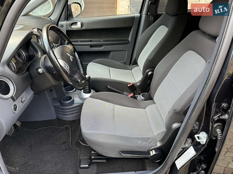 Хэтчбек Mitsubishi Colt 2010 в Черновцах