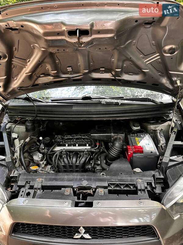 Хэтчбек Mitsubishi Colt 2009 в Киеве