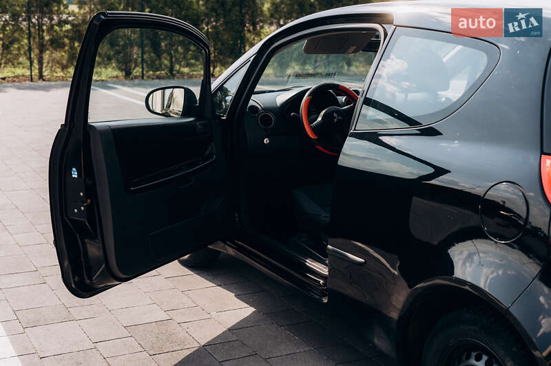 Хэтчбек Mitsubishi Colt 2005 в Умани