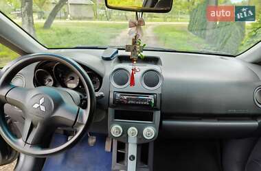 Хэтчбек Mitsubishi Colt 2005 в 