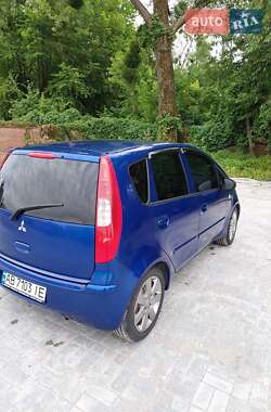 Хэтчбек Mitsubishi Colt 2006 в 