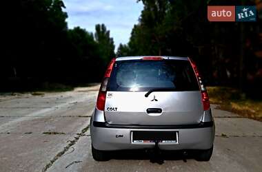 Хэтчбек Mitsubishi Colt 2005 в 