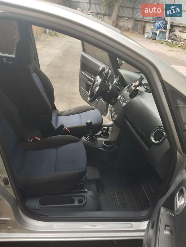 Хэтчбек Mitsubishi Colt 2006 в Киеве фото 9 Хэтчбек Mitsubishi Colt 2006 в Киеве
