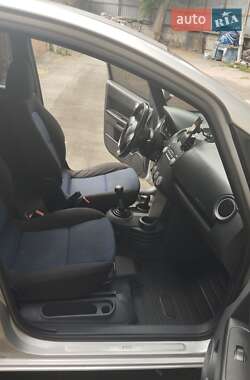 Хэтчбек Mitsubishi Colt 2006 в 