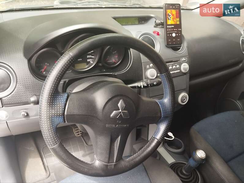 Хэтчбек Mitsubishi Colt 2006 в Киеве фото 2 Хэтчбек Mitsubishi Colt 2006 в Киеве