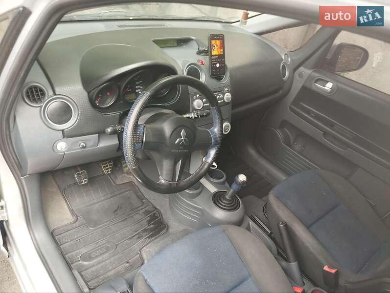 Хэтчбек Mitsubishi Colt 2006 в Киеве фото 17 Хэтчбек Mitsubishi Colt 2006 в Киеве