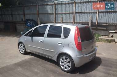 Хэтчбек Mitsubishi Colt 2006 в 