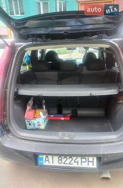 Хэтчбек Mitsubishi Colt 2004 в 