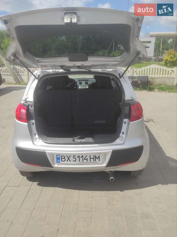 Хэтчбек Mitsubishi Colt 2007 в Остроге фото 8 Хэтчбек Mitsubishi Colt 2007 в Остроге