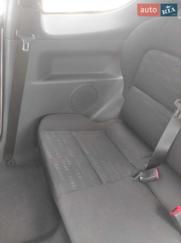 Хэтчбек Mitsubishi Colt 2007 в Остроге фото 13 Хэтчбек Mitsubishi Colt 2007 в Остроге