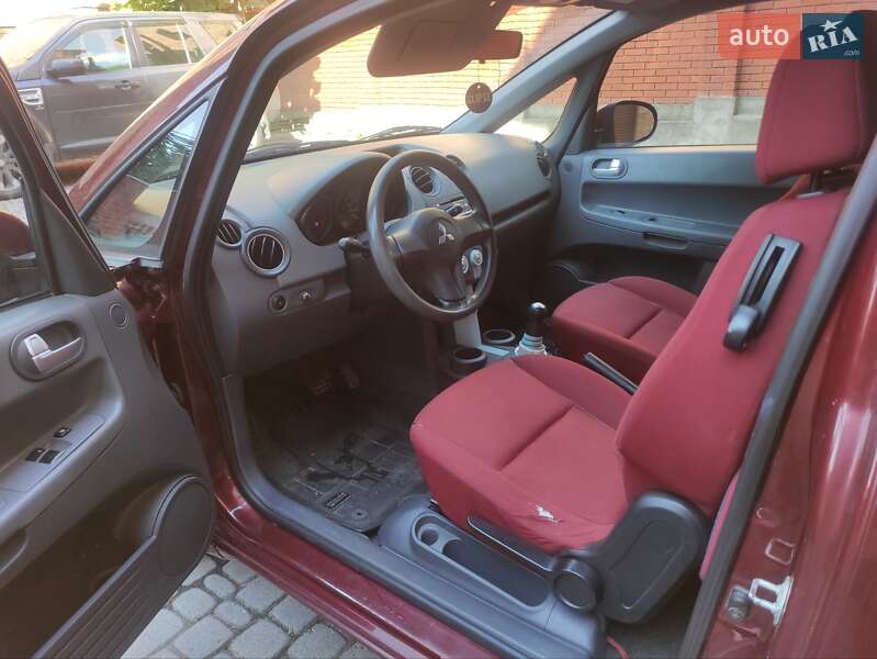 Хетчбек Mitsubishi Colt 2006 в Чернівцях фото 4 Хетчбек Mitsubishi Colt 2006 в Чернівцях
