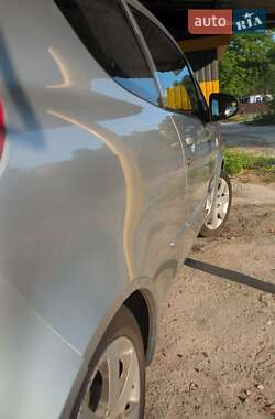 Хэтчбек Mitsubishi Colt 2006 в 
