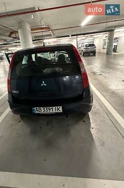 Хэтчбек Mitsubishi Colt 2005 в 