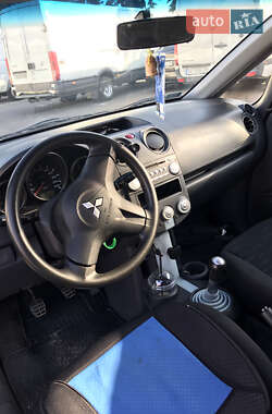 Хэтчбек Mitsubishi Colt 2005 в 