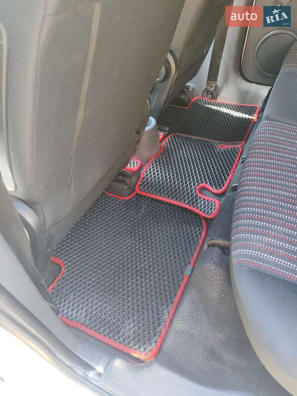 Хэтчбек Mitsubishi Colt 2008 в Сколе