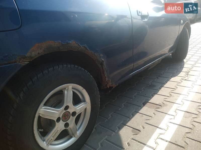 Хэтчбек Mitsubishi Colt 2001 в Хмельницком
