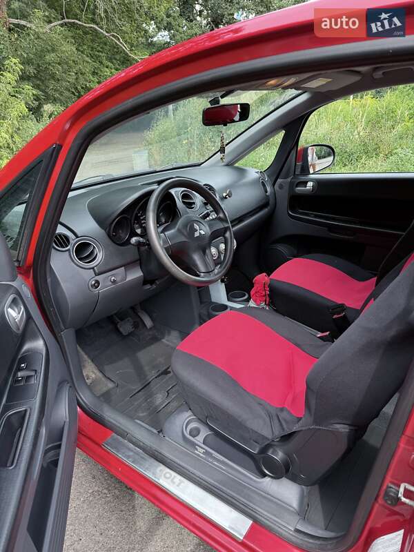 Хэтчбек Mitsubishi Colt 2006 в Киеве