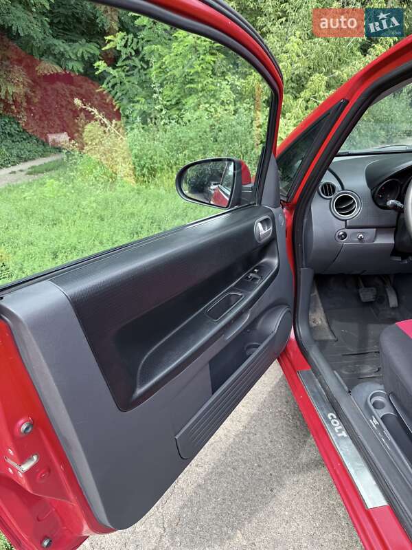 Хэтчбек Mitsubishi Colt 2006 в Киеве