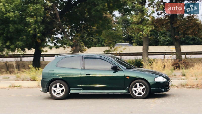 Хэтчбек Mitsubishi Colt 2000 в Одессе