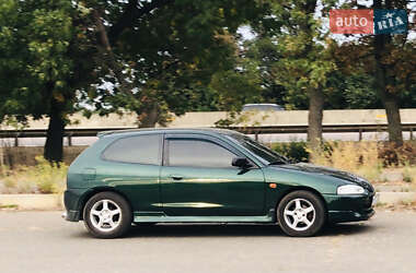 Хэтчбек Mitsubishi Colt 2000 в 