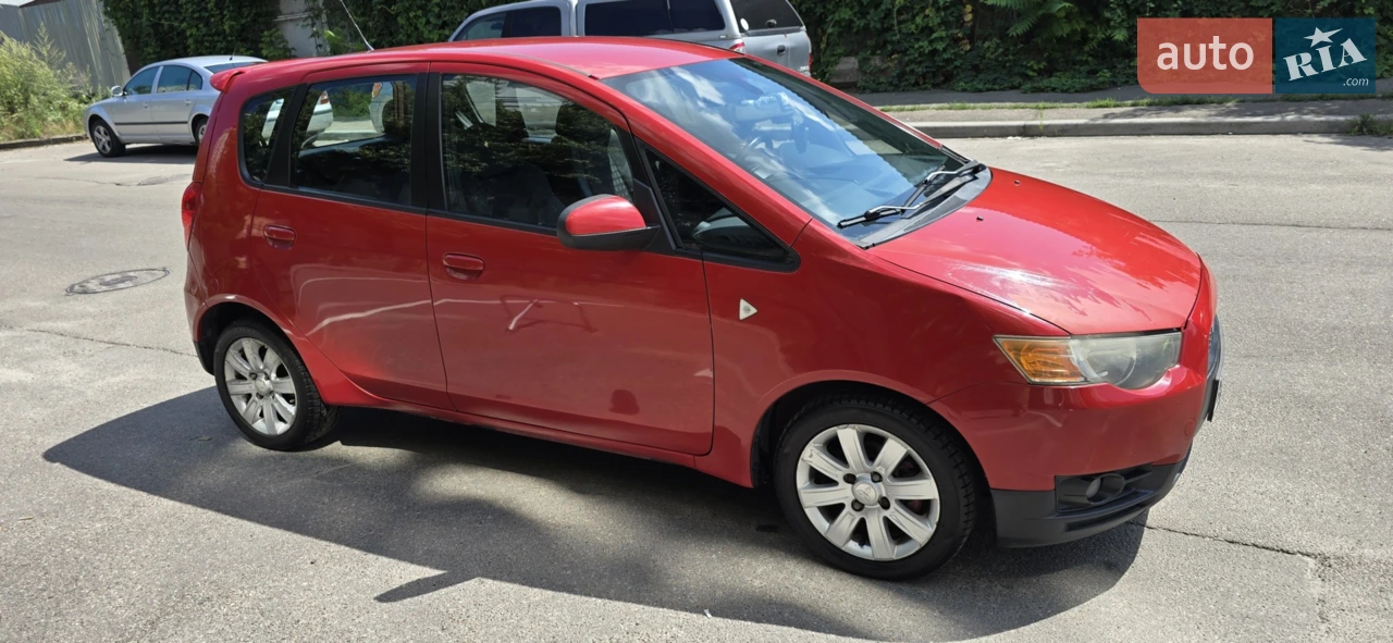 2010 Mitsubishi Colt - мініатюра 12