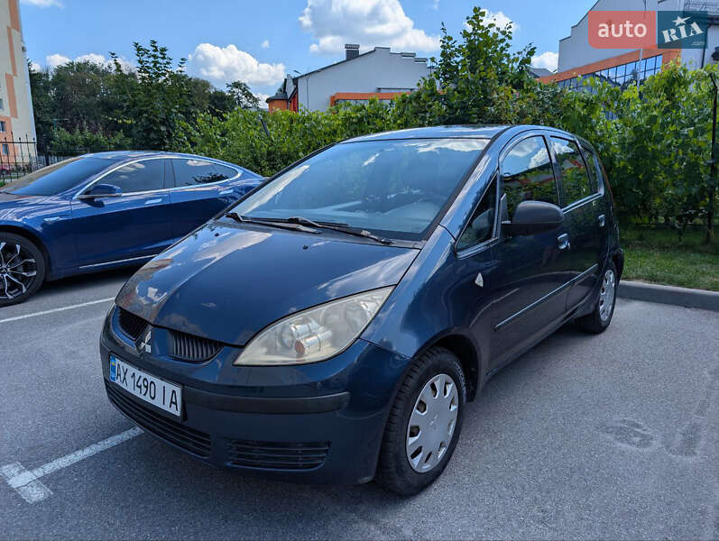 Хэтчбек Mitsubishi Colt 2005 в 
