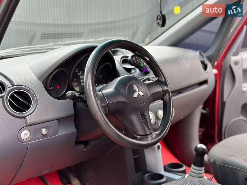 Хэтчбек Mitsubishi Colt 2005 в Днепре