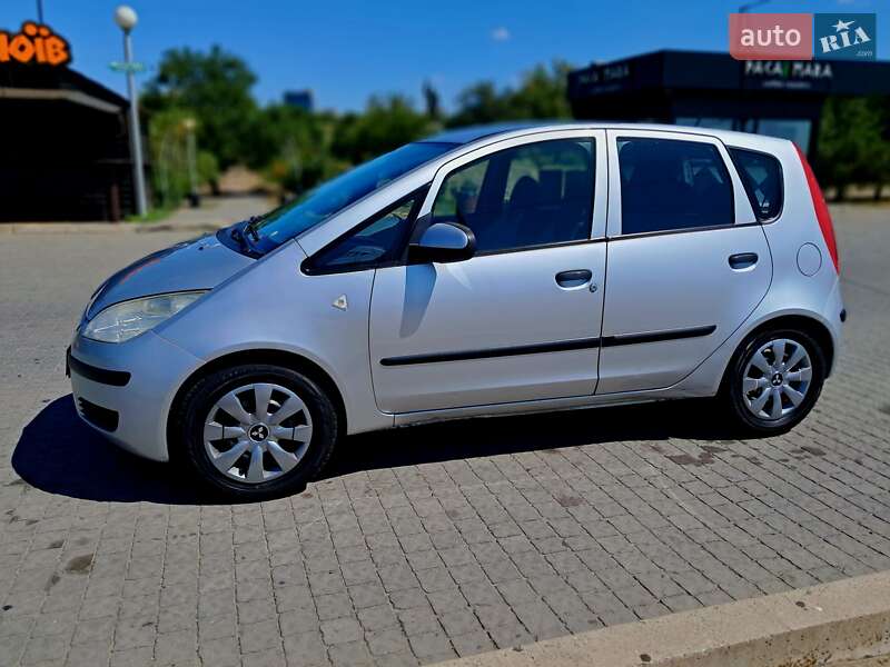 Хэтчбек Mitsubishi Colt 2006 в 