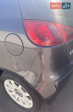 Хэтчбек Mitsubishi Colt 2006 в 