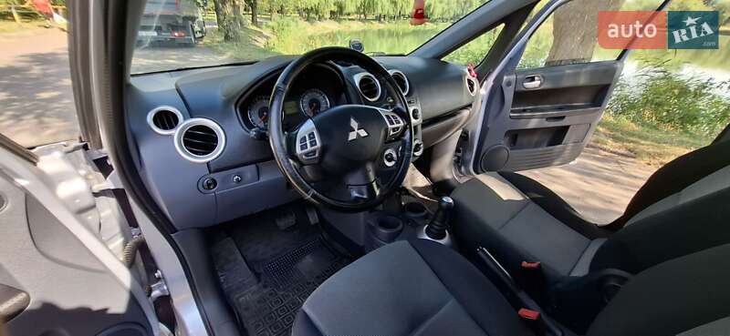 Хетчбек Mitsubishi Colt 2011 в Рівному фото 4 Хетчбек Mitsubishi Colt 2011 в Рівному