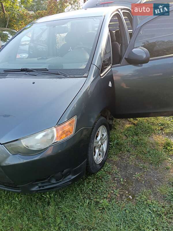 Хэтчбек Mitsubishi Colt 2008 в 