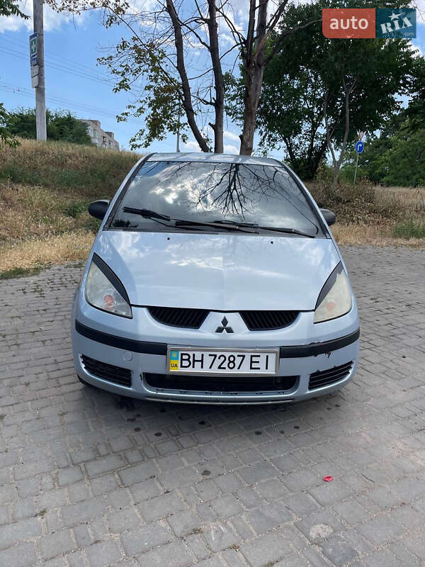 Хэтчбек Mitsubishi Colt 2004 в 