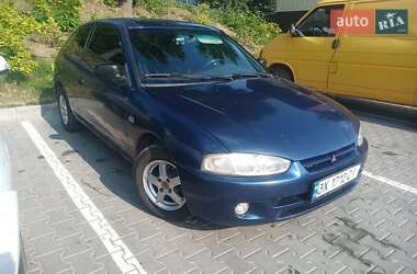 Хетчбек Mitsubishi Colt 2001 в 