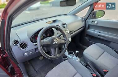 Хэтчбек Mitsubishi Colt 2005 в 