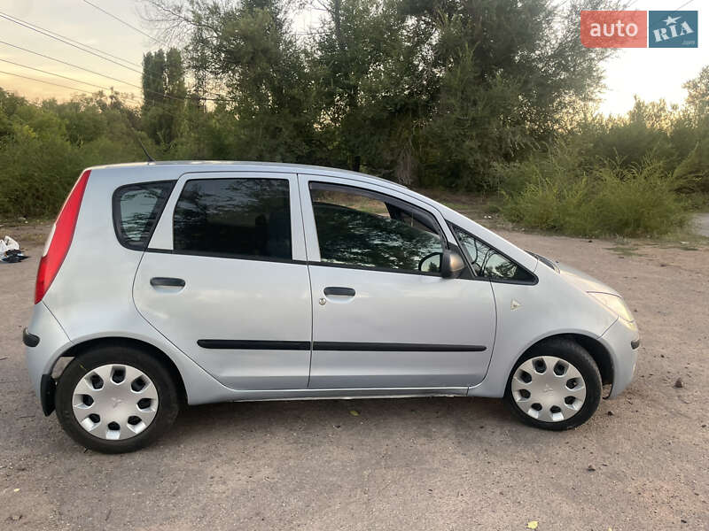Mitsubishi Colt 2004