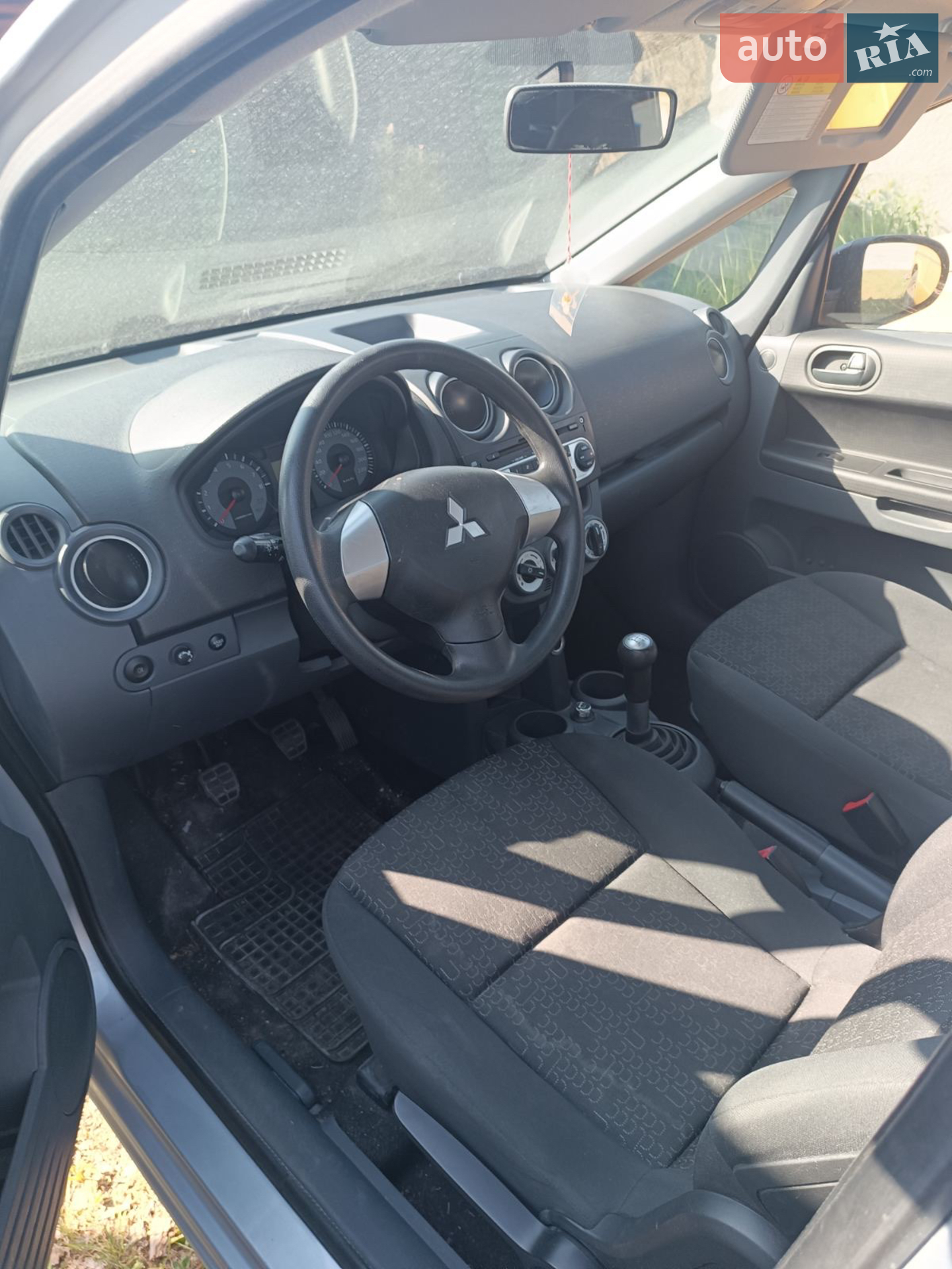 2012 Mitsubishi Colt - мініатюра 7