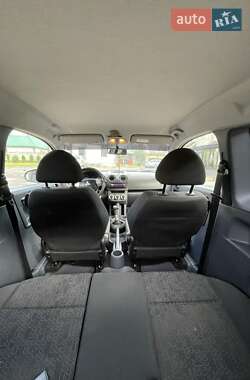 Хэтчбек Mitsubishi Colt 2010 в 