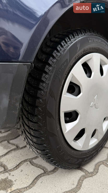 Хэтчбек Mitsubishi Colt 2012 в Черновцах