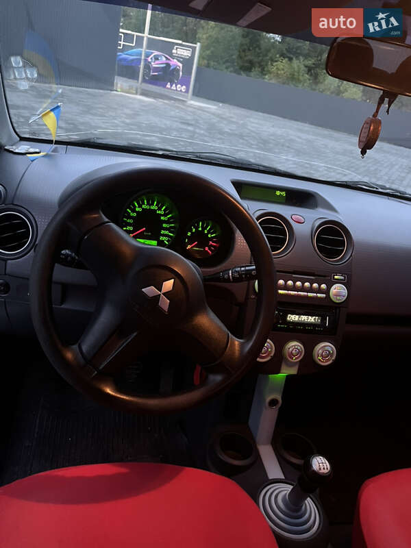 Хэтчбек Mitsubishi Colt 2006 в Баре