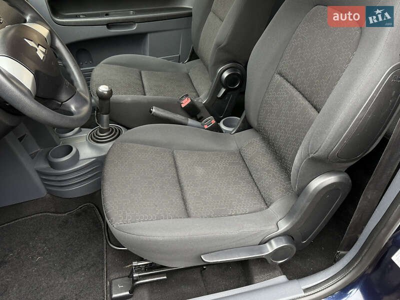 Хэтчбек Mitsubishi Colt 2012 в Черновцах