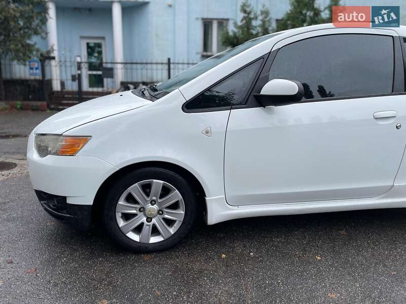 Хэтчбек Mitsubishi Colt 2010 в Киеве