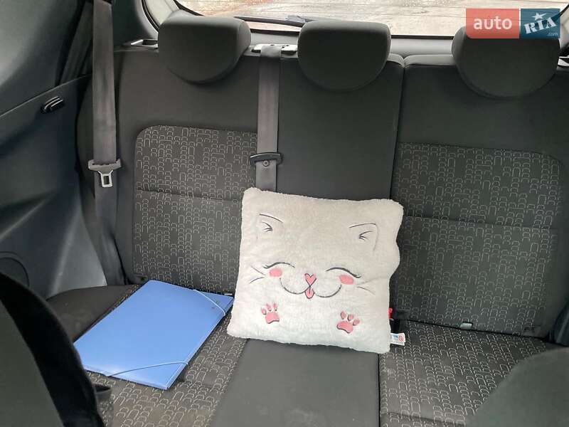 Хэтчбек Mitsubishi Colt 2010 в Киеве