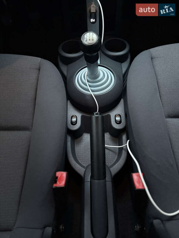 Хэтчбек Mitsubishi Colt 2006 в Виннице
