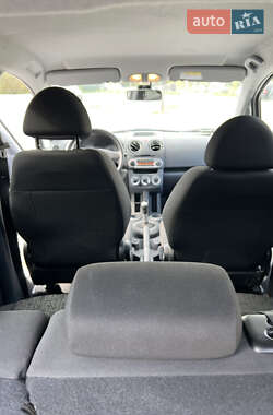 Хэтчбек Mitsubishi Colt 2010 в 