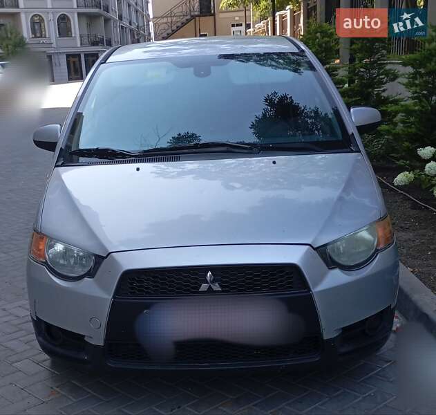 Хэтчбек Mitsubishi Colt 2010 в Одессе фото 3 Хэтчбек Mitsubishi Colt 2010 в Одессе