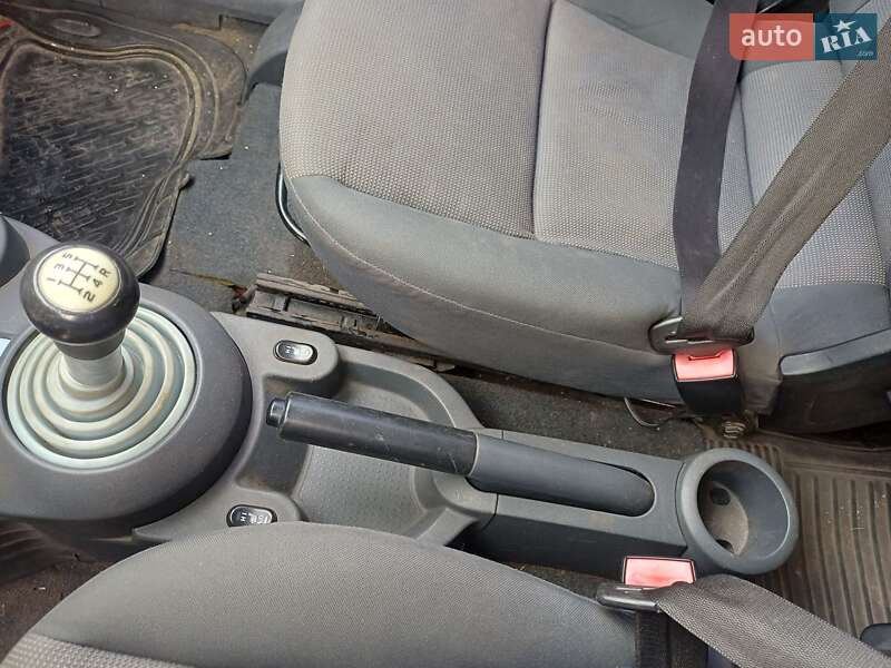Хэтчбек Mitsubishi Colt 2006 в Валках