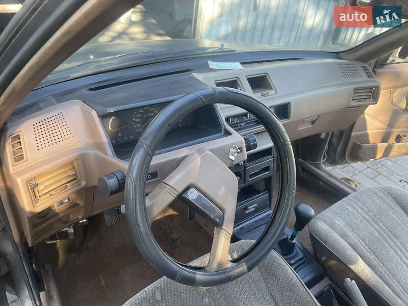 Хэтчбек Mitsubishi Colt 1987 в Черновцах