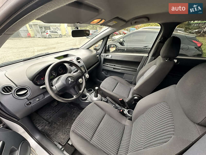 Хэтчбек Mitsubishi Colt 2007 в Киеве фото 10 Хэтчбек Mitsubishi Colt 2007 в Киеве